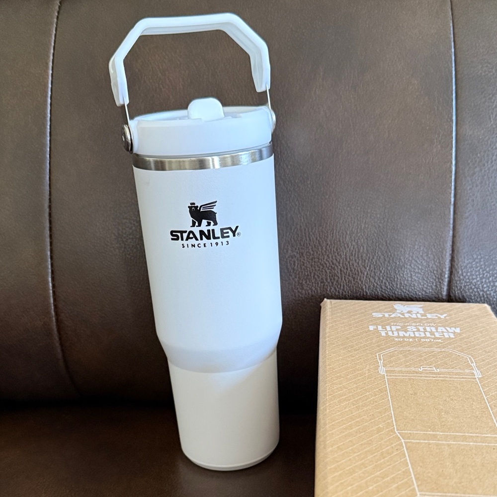 Stanley New in Box White Flip Straw Tumbler 30 ounce